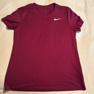 NWOT The Nike tee dri-fit